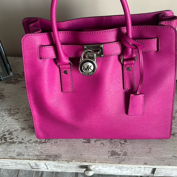Michael Kors Tote - Picture 1 of 1